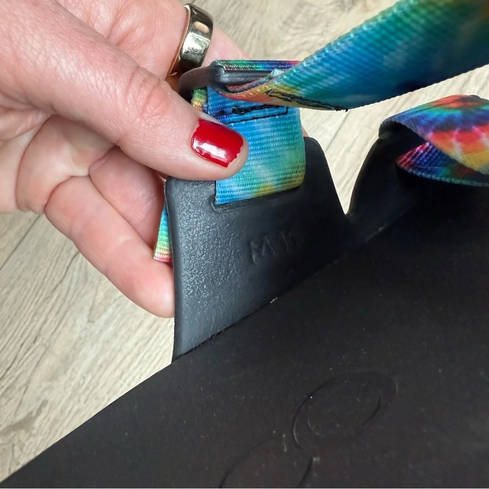 Chaco Chillos men size 11 rainbow tie dye slide sandals black